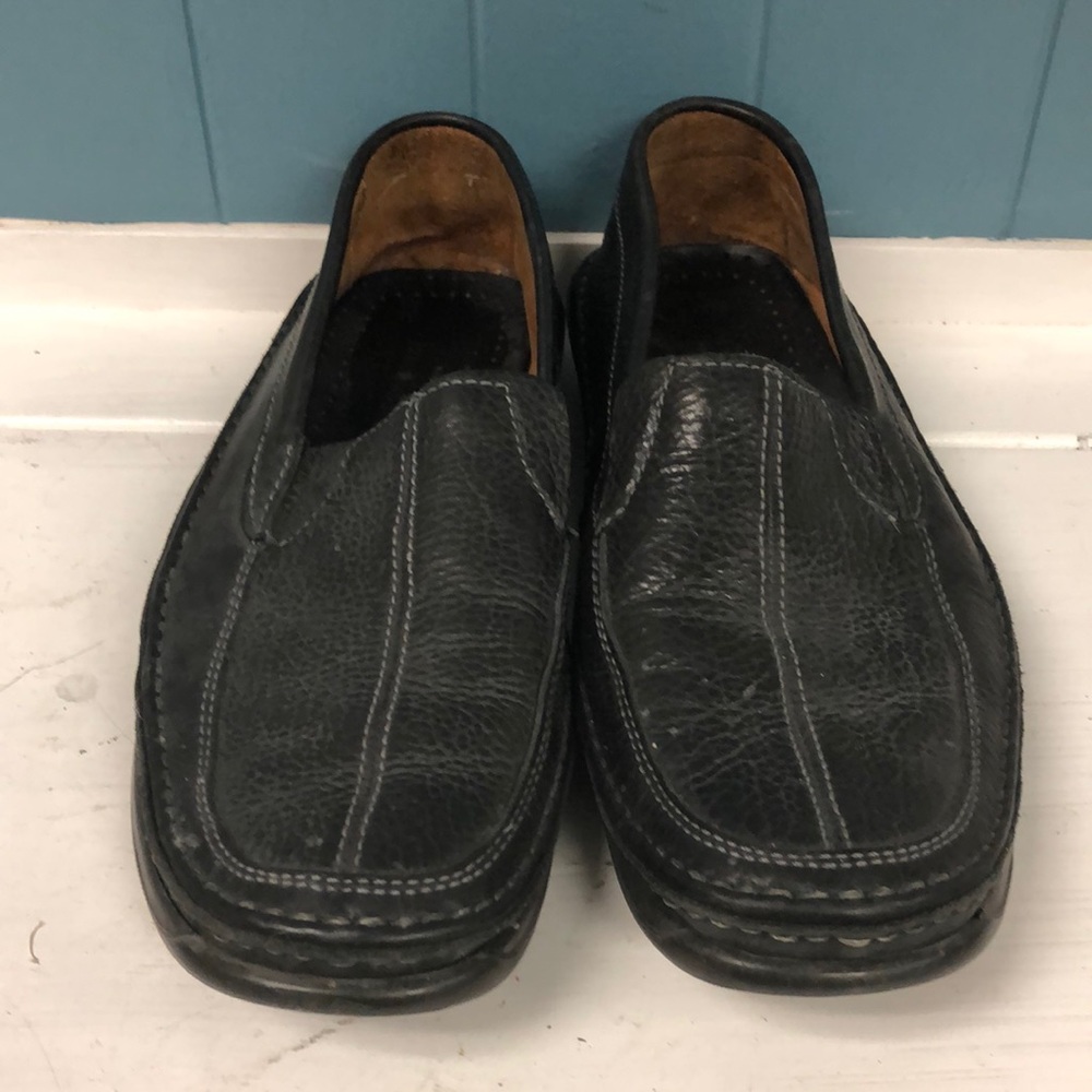 Johnston and Murphy black men’s leather loafers size 11M